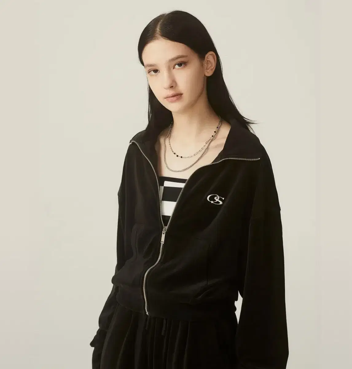 Odd Studio OS Logo Belle semi Cropped zip-up