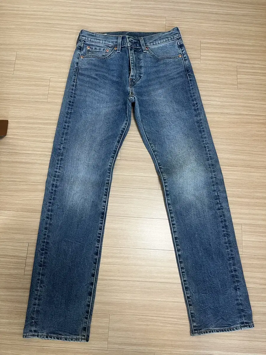 Levi's 505 28 (almost new)