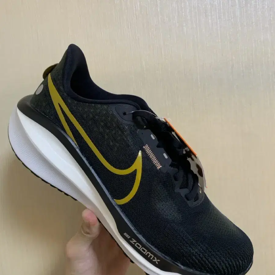 나이키 러닝화 Nike Vomero 17 (265mm)