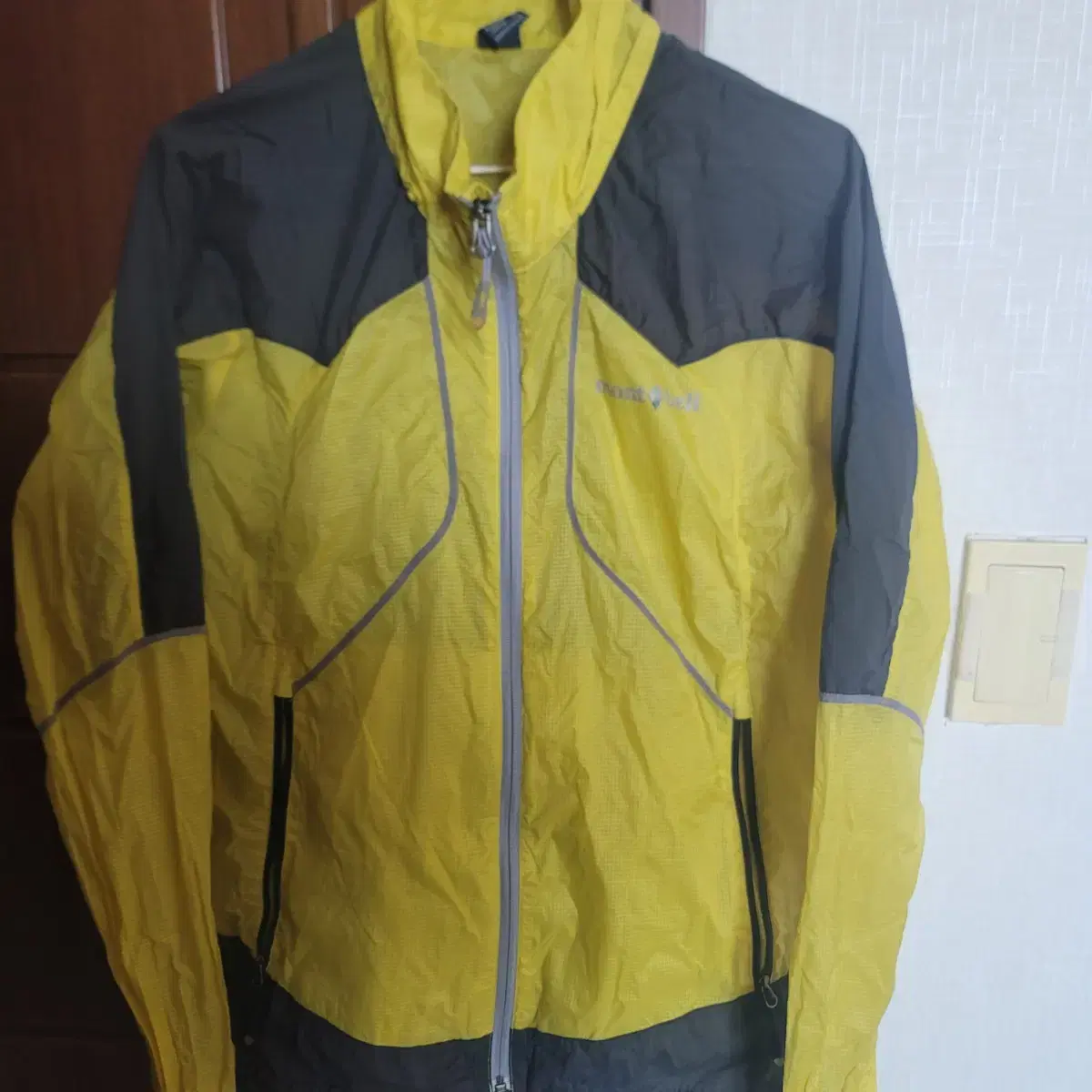 Mont Belle Thin Windbreaker(95)