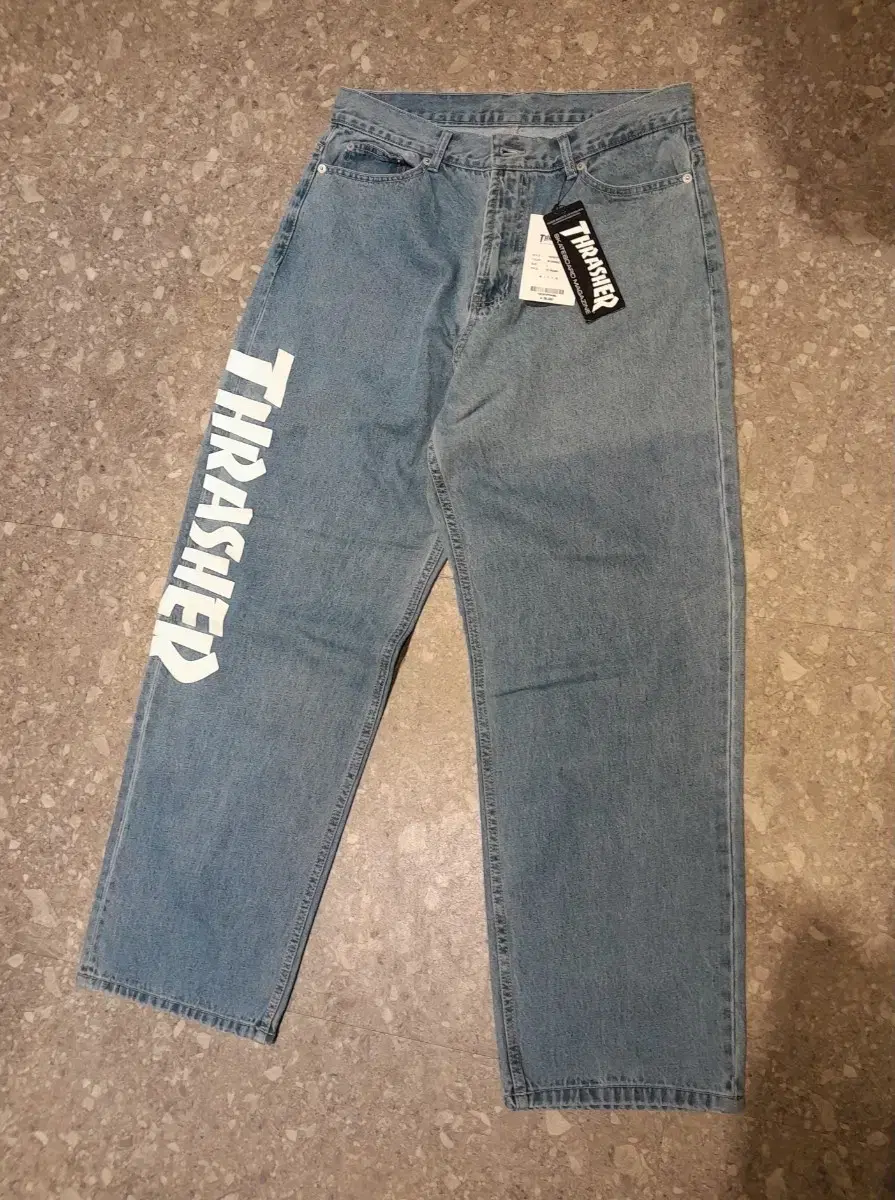 (New) Thresher Magazine Denim Pants (L)