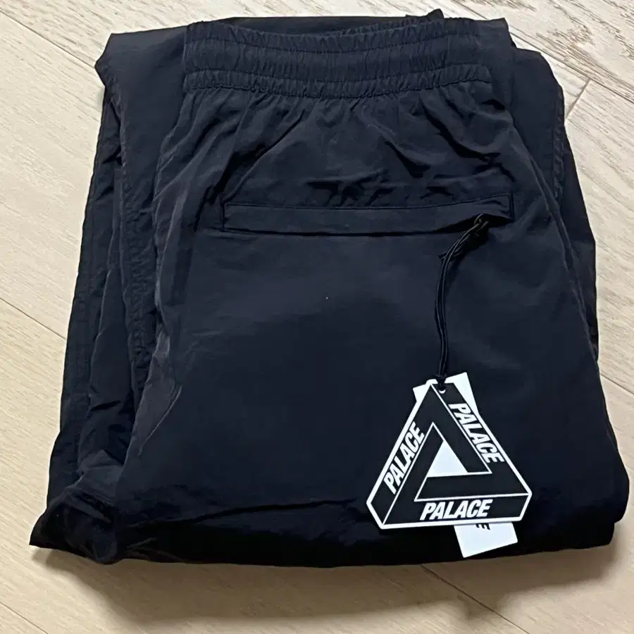 Palace Lighter Shell Cargo Black - 24SS