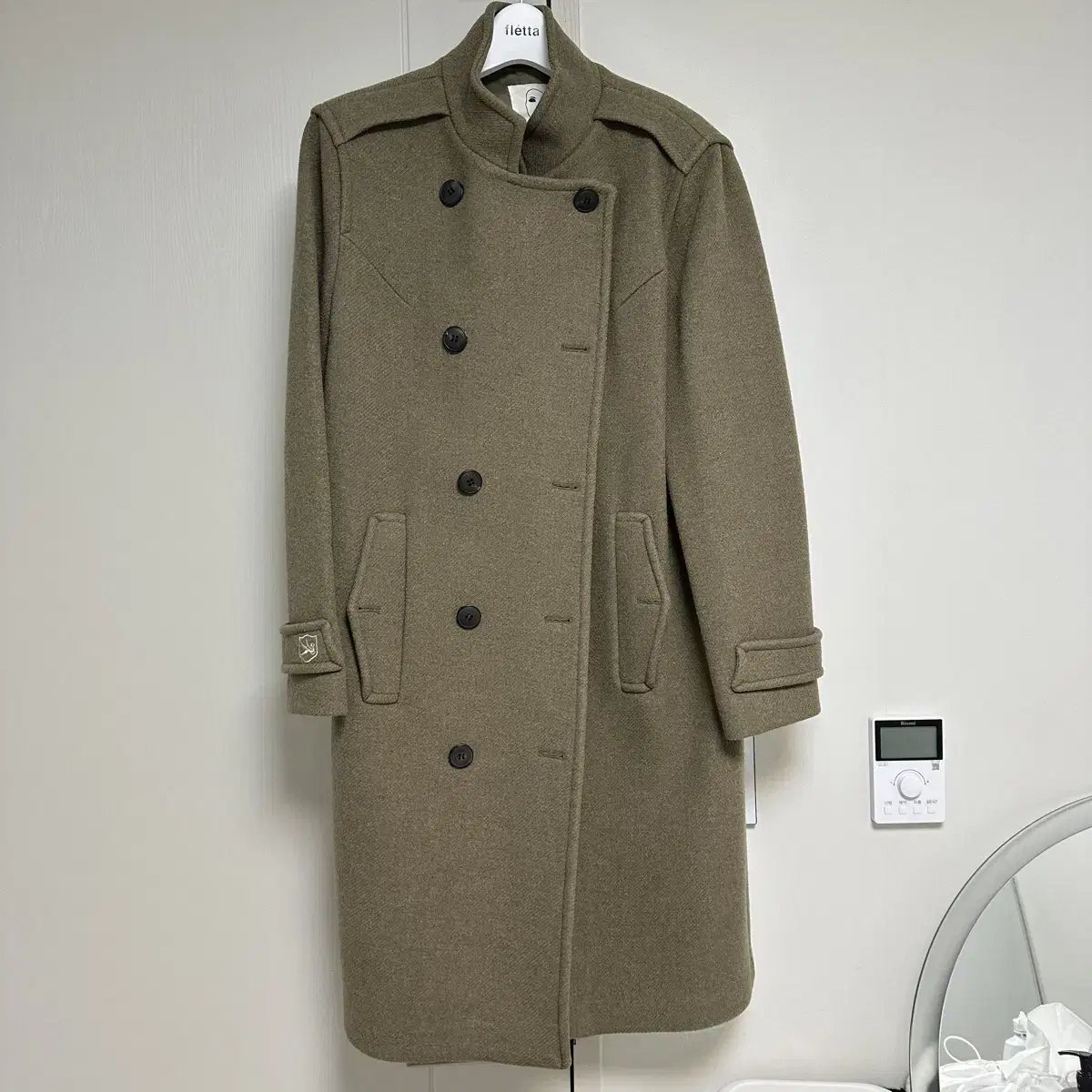 Tomboy khaki colored wool coat (89% momo)