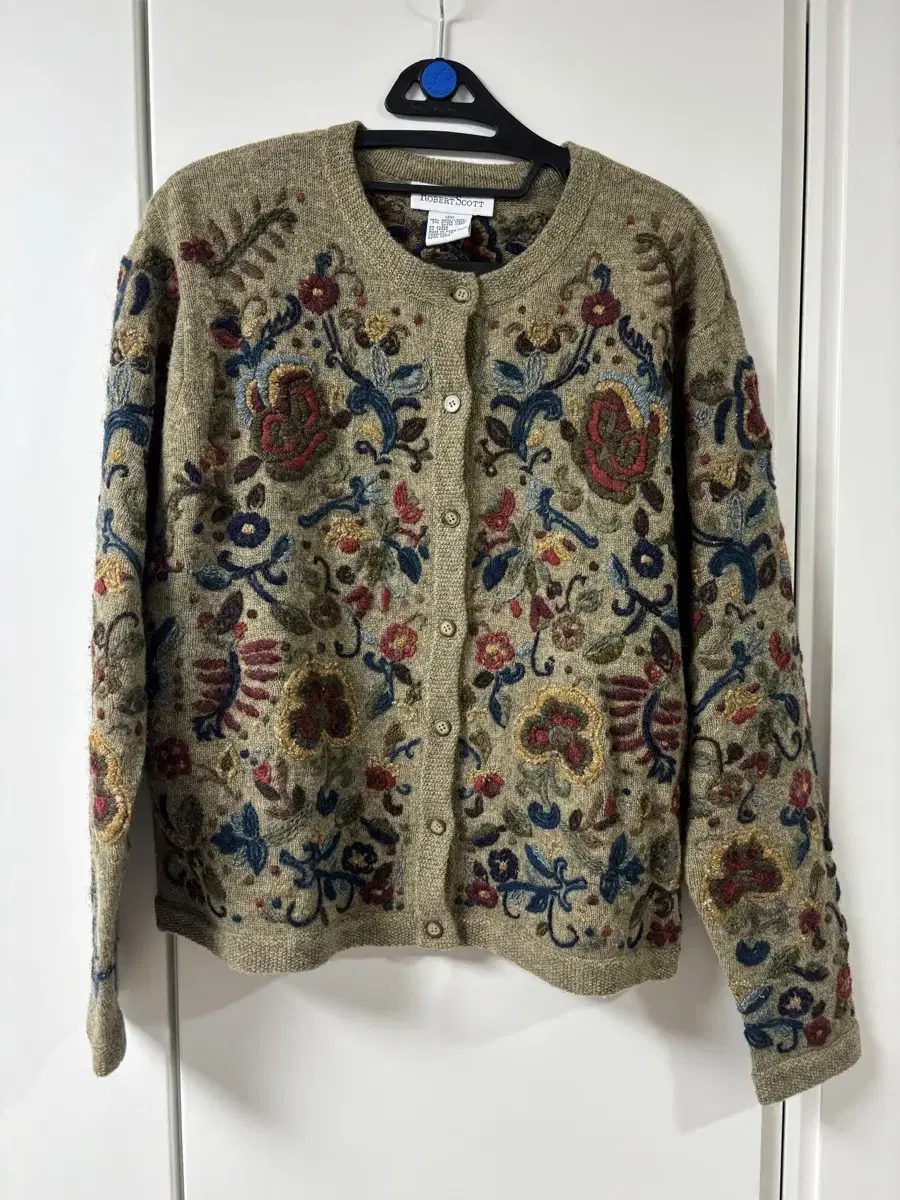 Vintage floral pattern cardigan