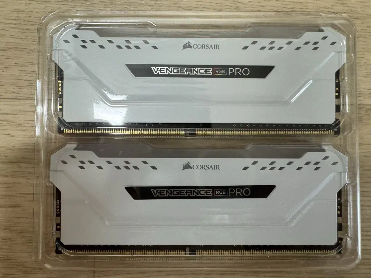 커세어벤젠스 8Gx2 총16기가 16cl ddr4 램 판매