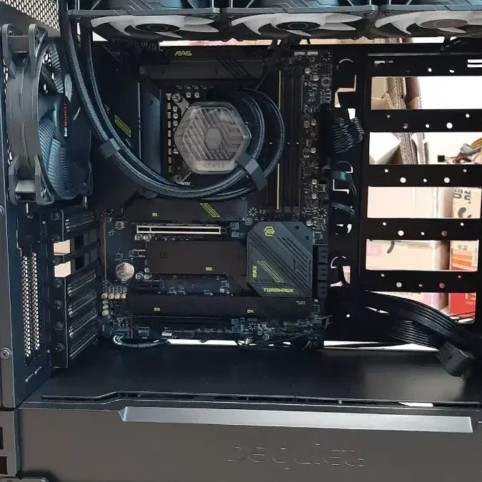 i7-14700k + Z790 고급형 중고컴퓨터 팝니다