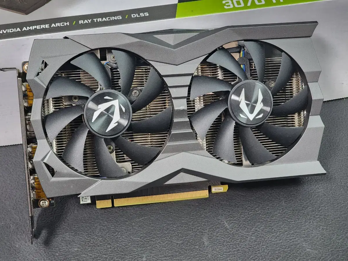 조텍 amp gtx1660super 양품