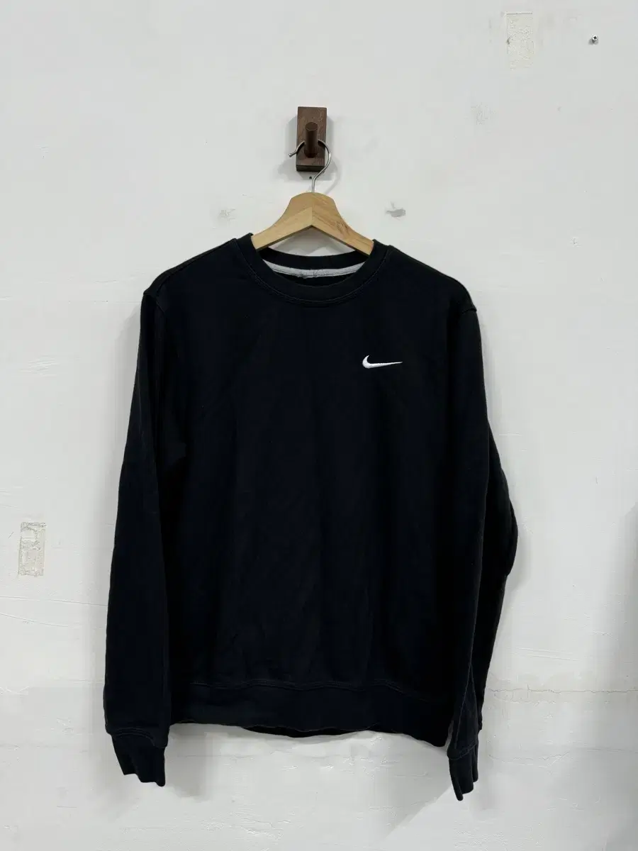 (M-L Nike Swoosh Man to Man