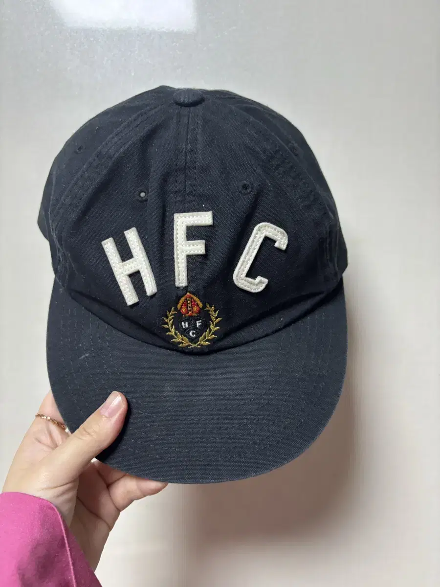 헤리티지플로스 hfc 로고 캡 모자