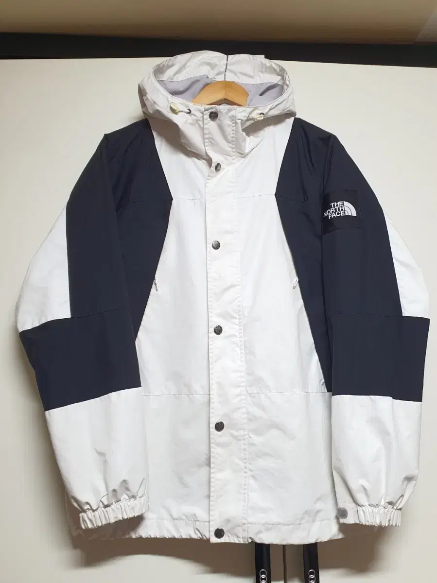 The North Face New White Belle Windbreaker Jacket Size 100