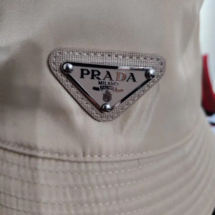 Prada 여성 정품 프라다 베이지 버킷 모자 햇 M