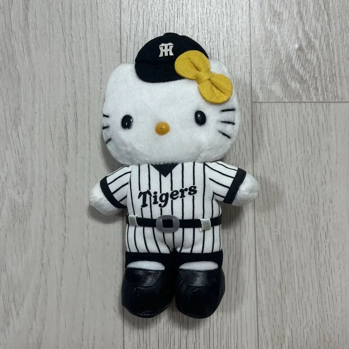 Hello Kitty Hanshin Tigers doll retro