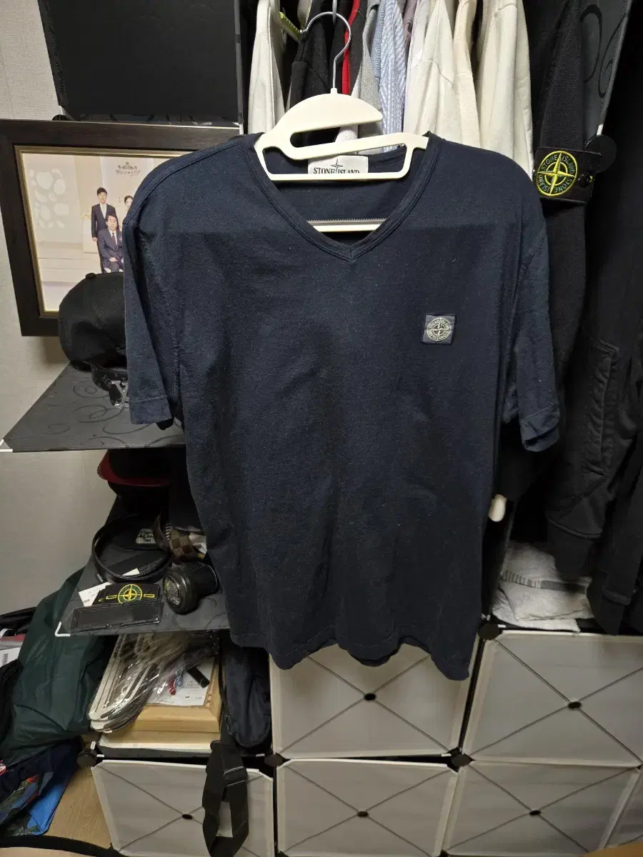 Stone Island V-Neck Vahn Short Sleeve Tee L