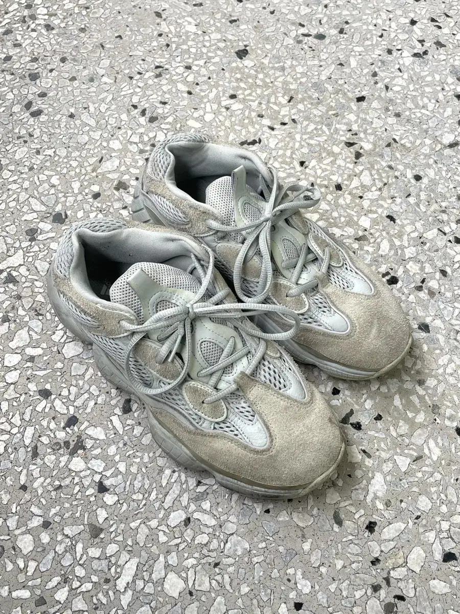 ADIDAS 2018 초판 YEEZY500 아디다스 이지500 us7 s