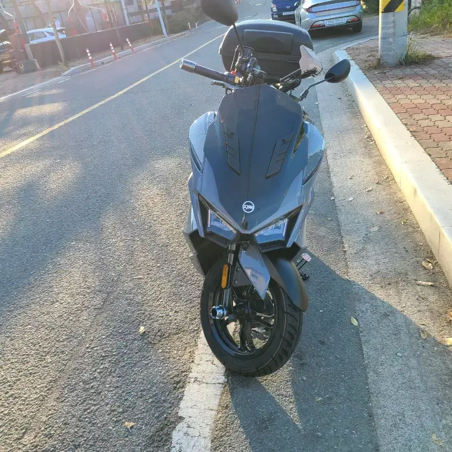 -> sym vsx125 24년 6월 구매 (보증 유) 적산 1885km