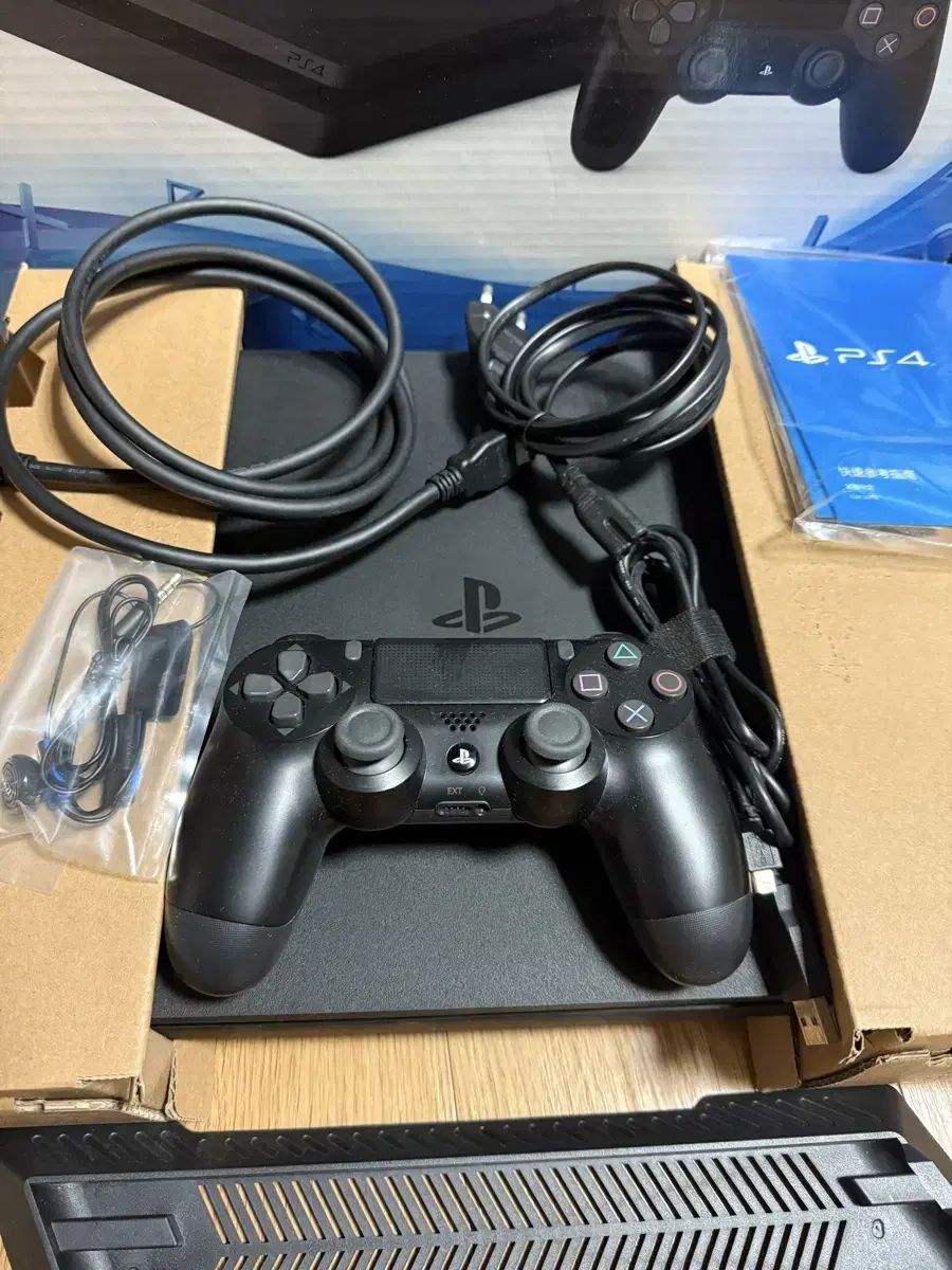 PS4 슬림 500G 제트 블랙 판매 합니다.