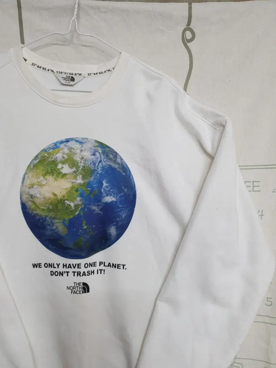 [M] The North Face Earth Big Picture Man-to-Man White