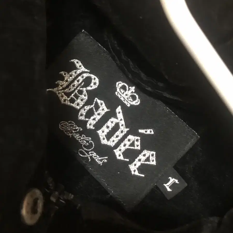 배디 패딩 Velour Varsity Jacket Black 벨루어