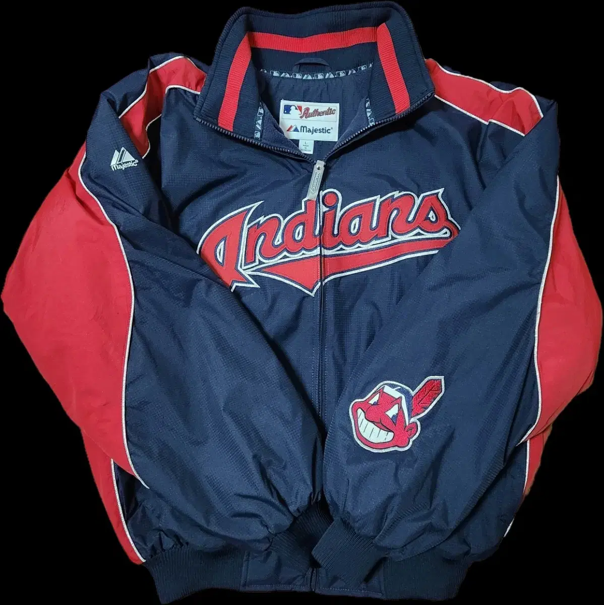 I'm selling my Majestic Cleveland Indians jacket, size L.