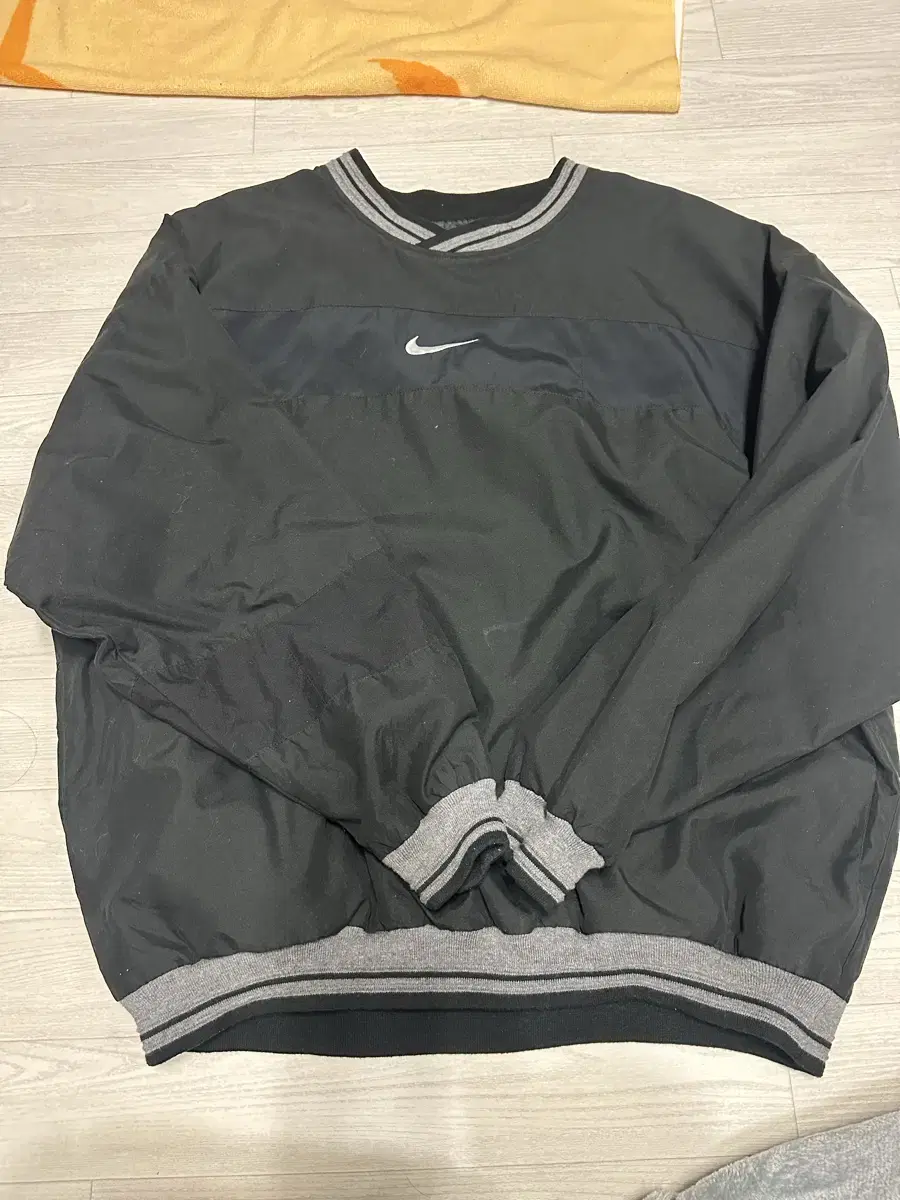 [XL] Nike Old School Black Warm-Up