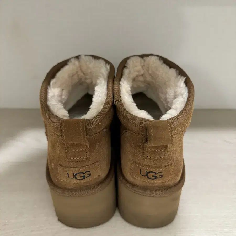 어그 UGG (W) 클래식 울트라 미니 플랫폼 부츠 체스트넛 US 8W