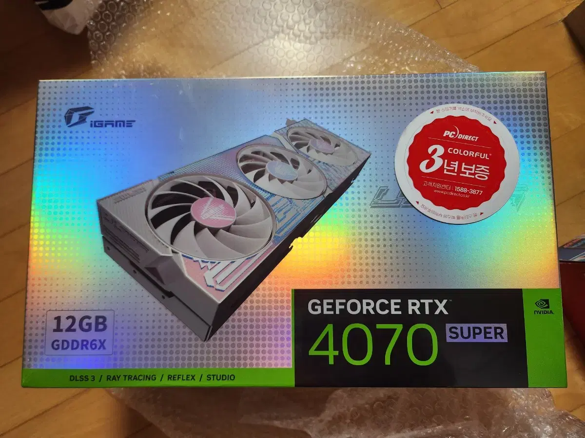 [미사용] 컬러풀 지포스  RTX 4070 SUPER 3팬 화이트