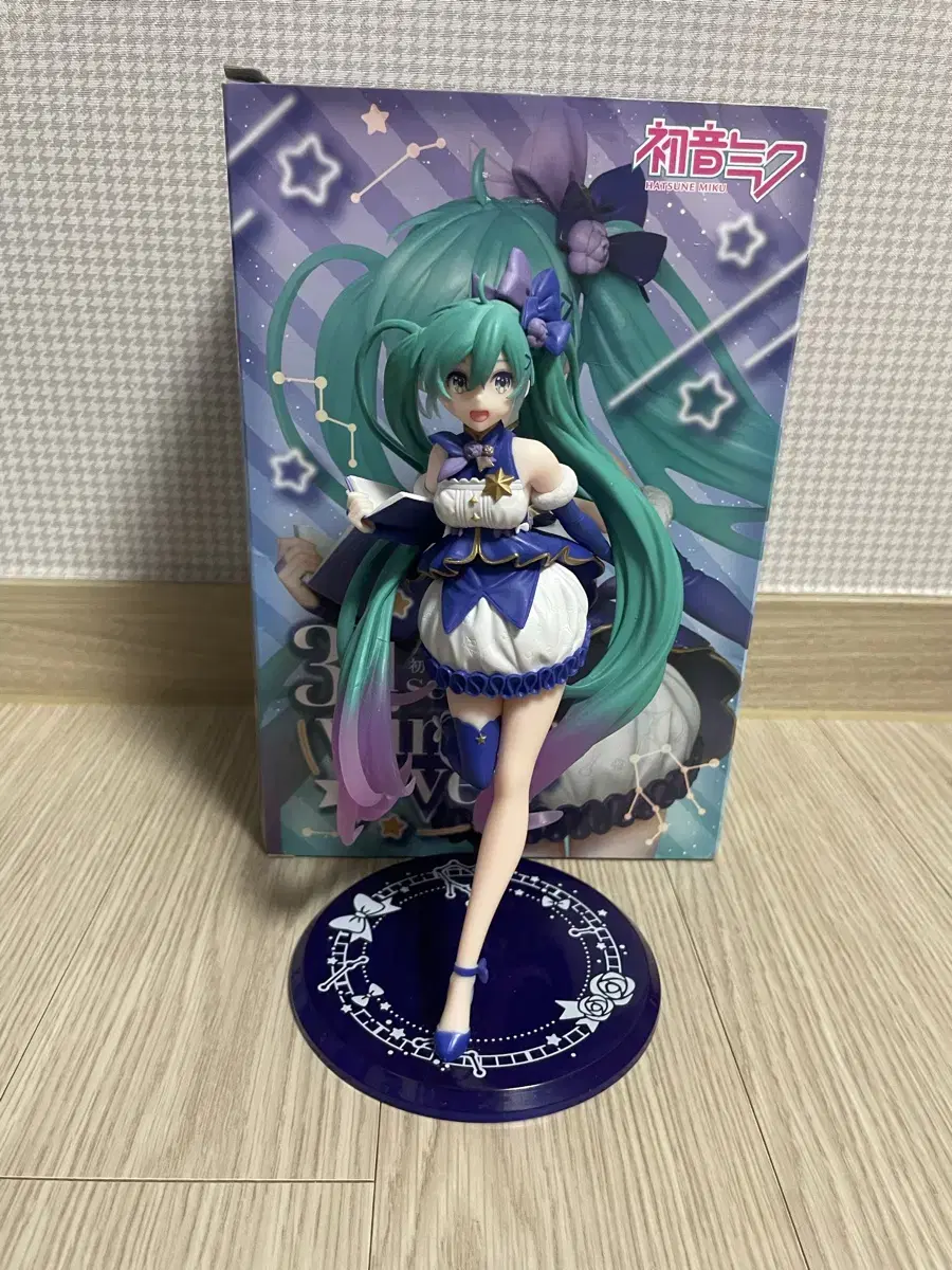 [Quick sale]Hatsune Miku 3 Winter Session Figures for sale