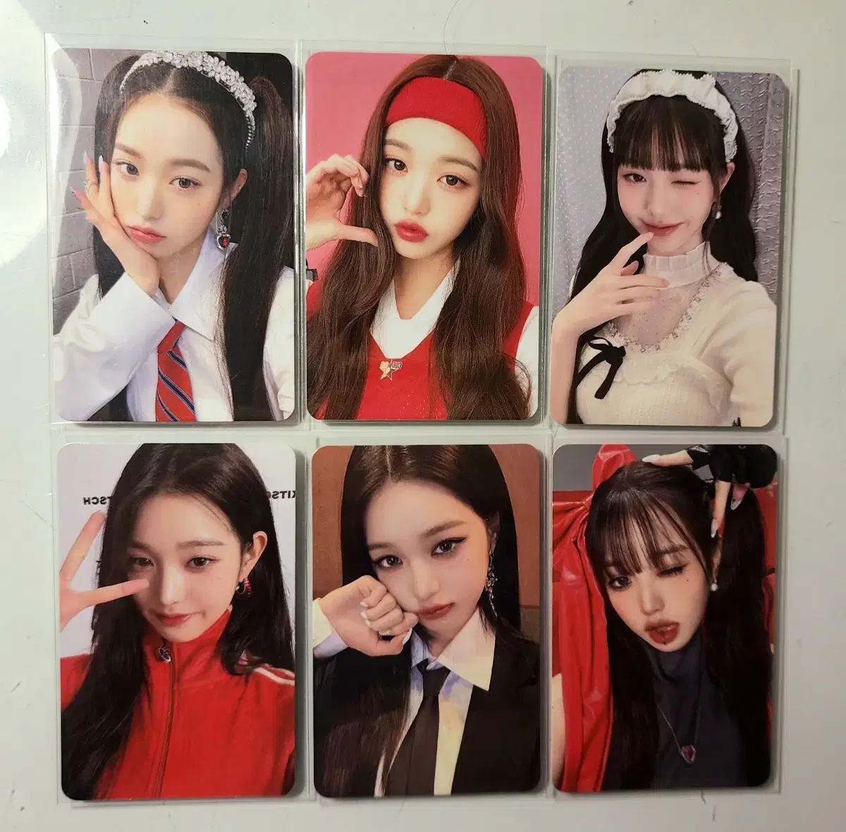 Selling 6 wonyoung photo cards in bulk!!!