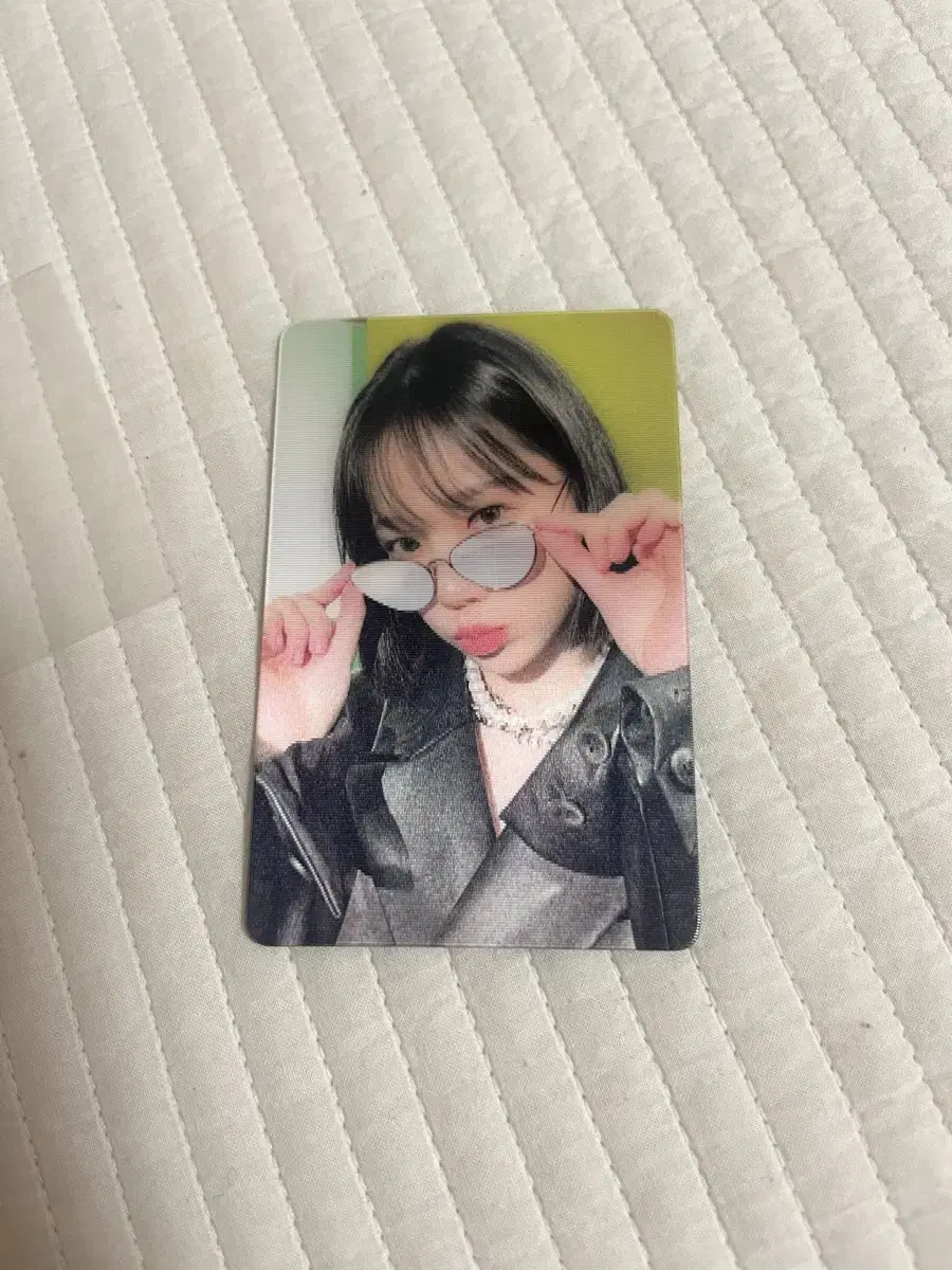 Yuri Cho (GLASSY) photocard photocard