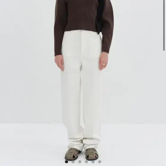 로우클래식 VOLUME SHOULDER KNIT DARK BROWN