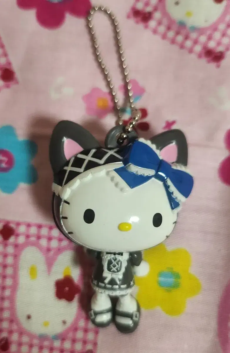 Classic Kitty May Made Dalang Keyring