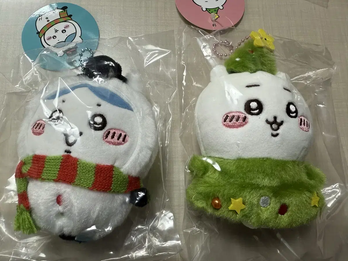 Chiikawa Hachiware Christmas Mascot keyring in bulk