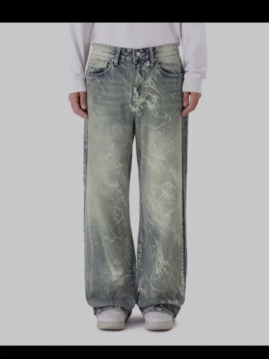 스모크라이즈 LASER MARBLING JEANS_MILKY BLUE