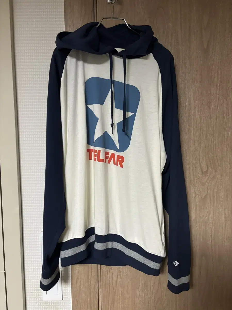 Telfa Converse Hoodie Xl