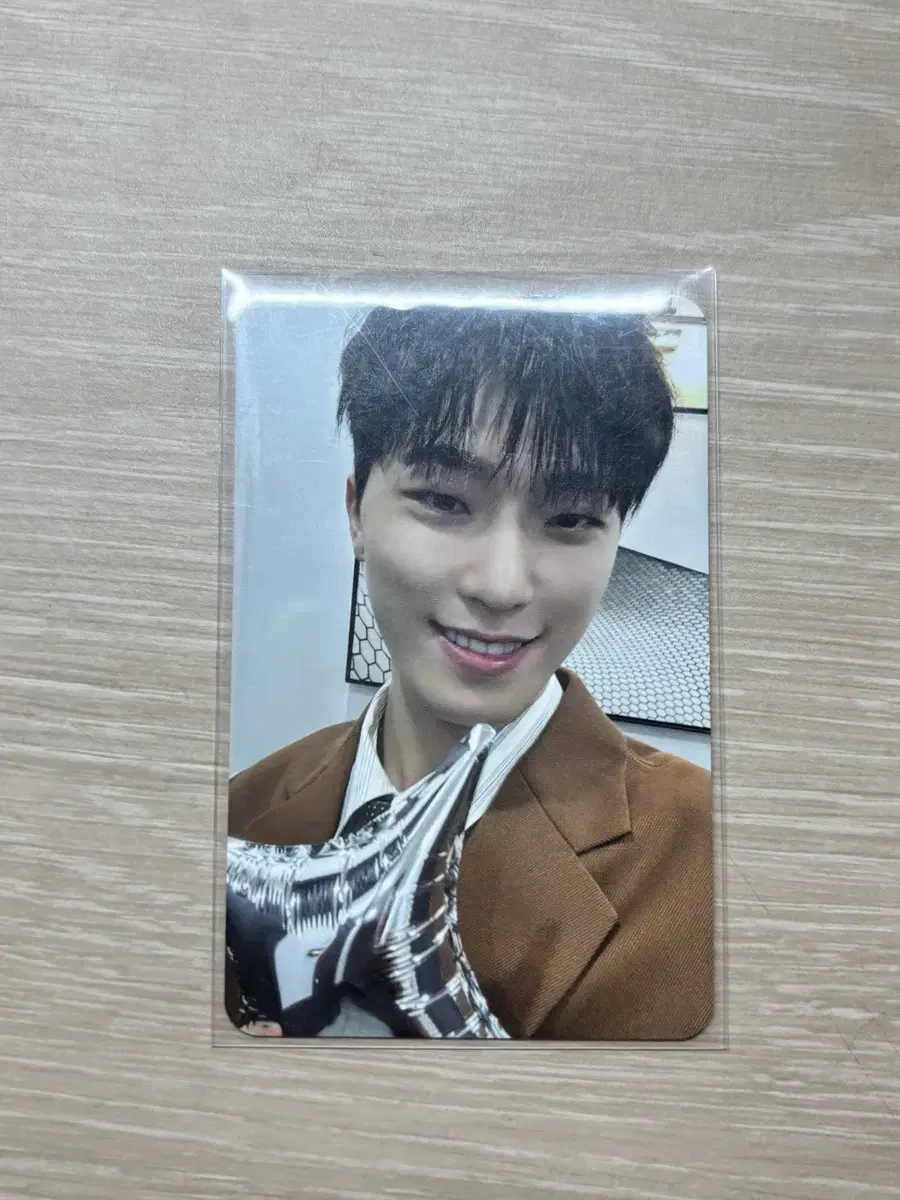 Dino photocard Spill the Pills