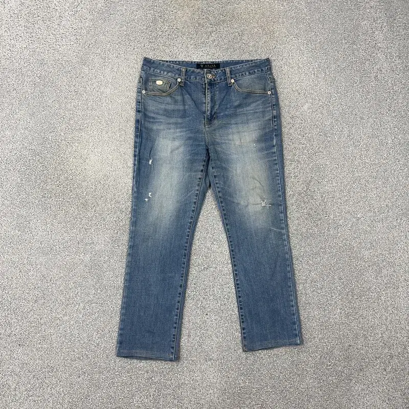 Gess Triangle Logo Wash Jeans 32