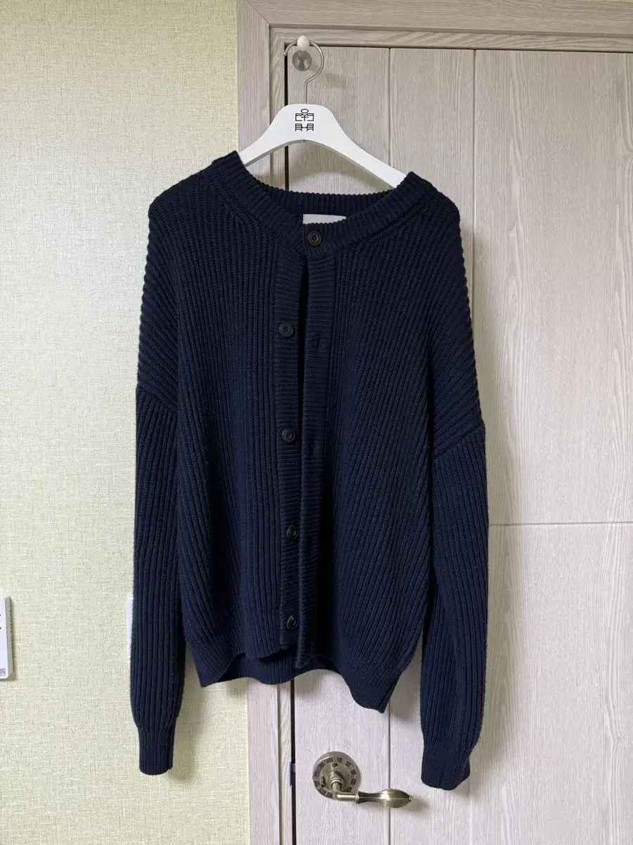 Bigin202 Round Neck Cardigan Navy 1 size