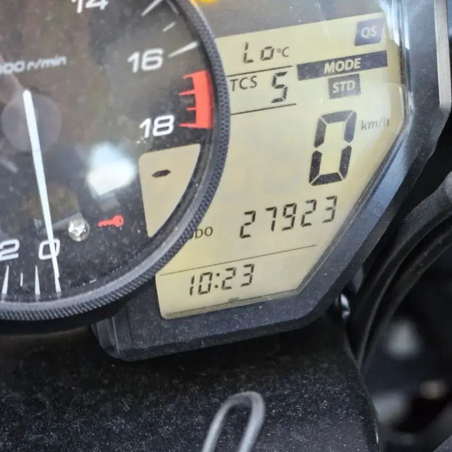 R6 20년식 27000km 판매합니다(무사고)