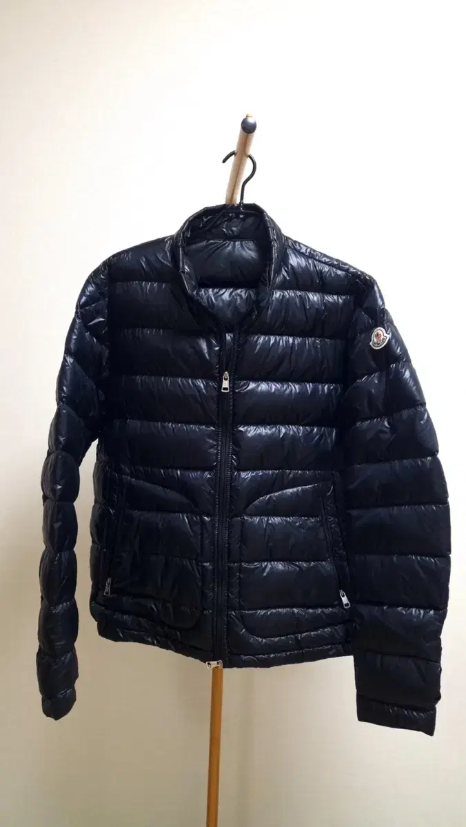 Moncler Acorus lightweight padded size 4