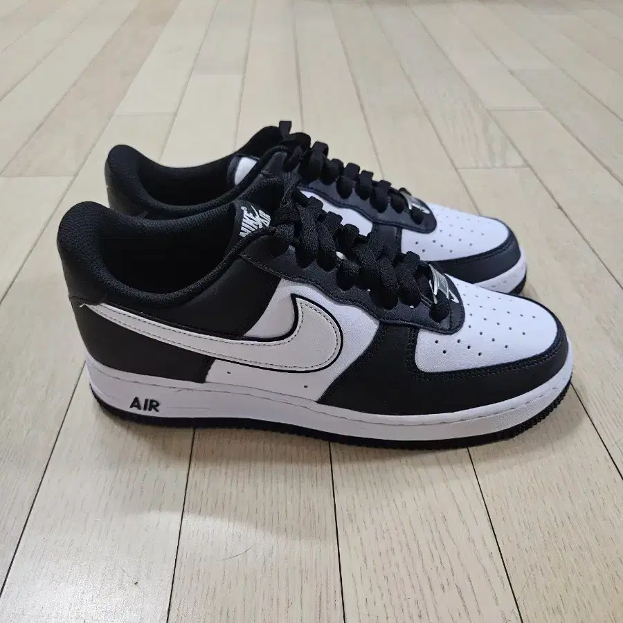 나이키(NIKE) 에어포스1 흰검(260mm)