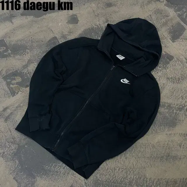 Nike Hoodie Zip Up (90) Arm part defective!