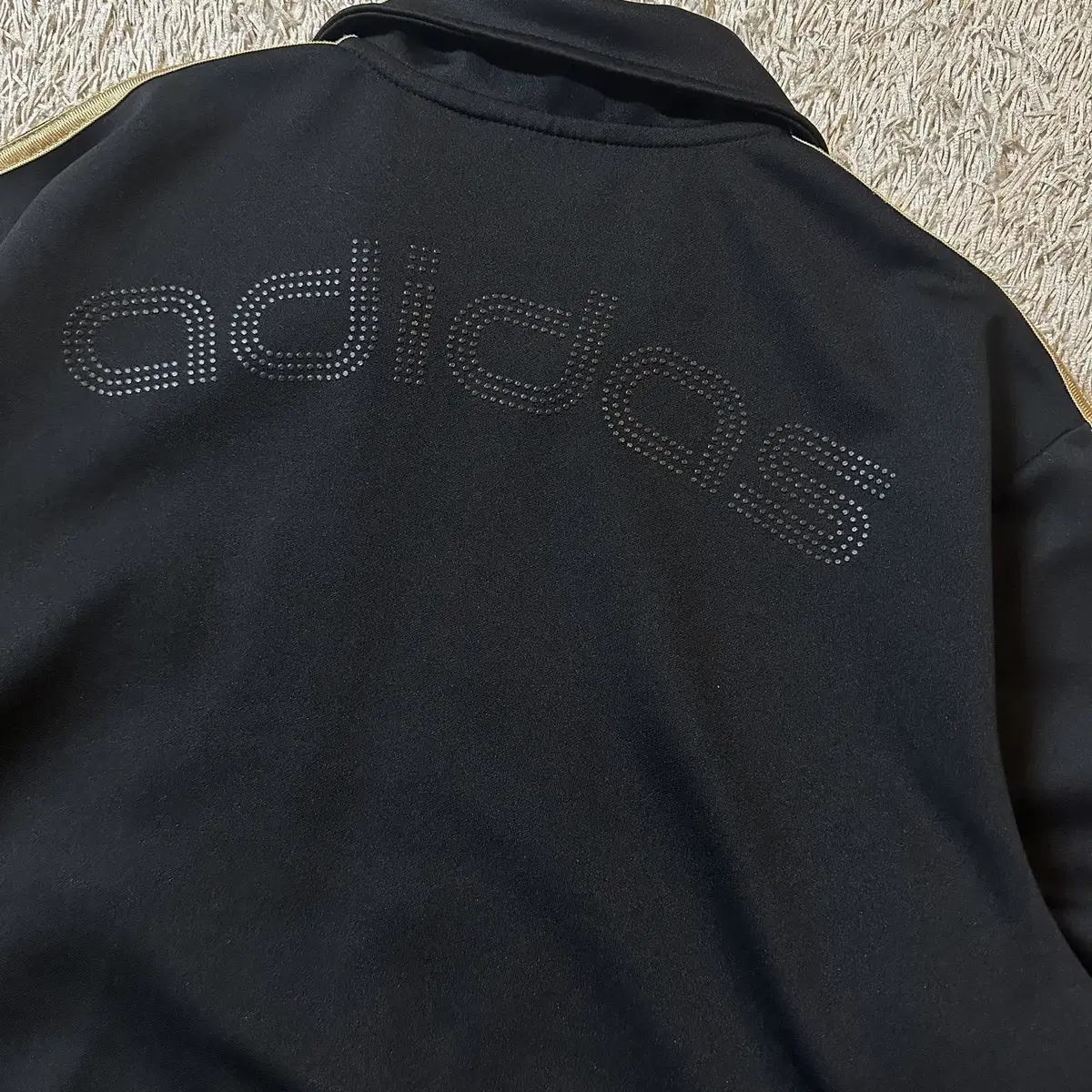 [S] 아디다스 ADIDAS 삼각로고 검골 큐빅 트랙탑 져지 블랙 골드