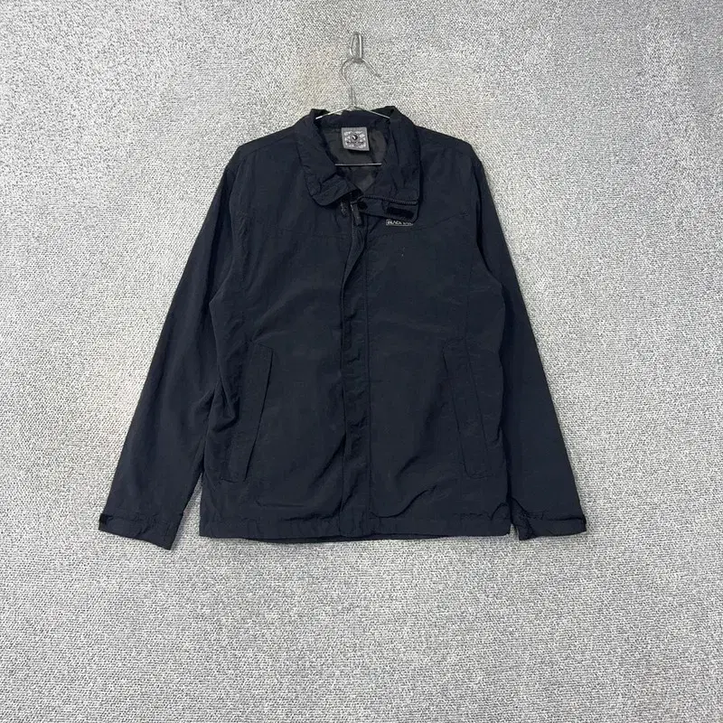 Blackyak Climbing Black Windbreaker 100% San