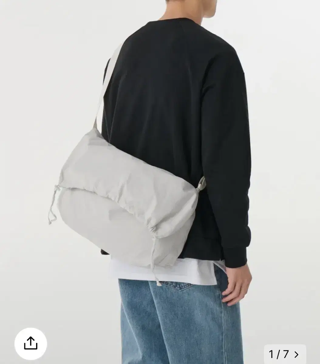 Gentleman's Crinkle Drawstring e.ji Crossbody Bag [Dusty Cream]