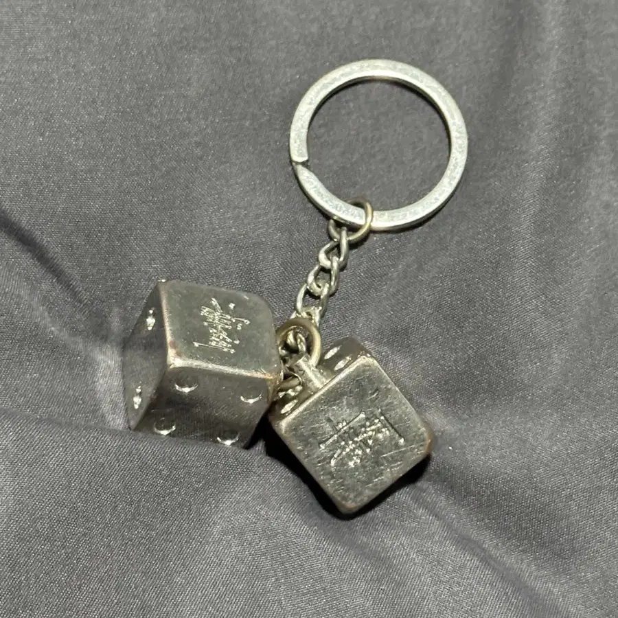 Stussy Metal Dice Keychain Silver 스투시메탈