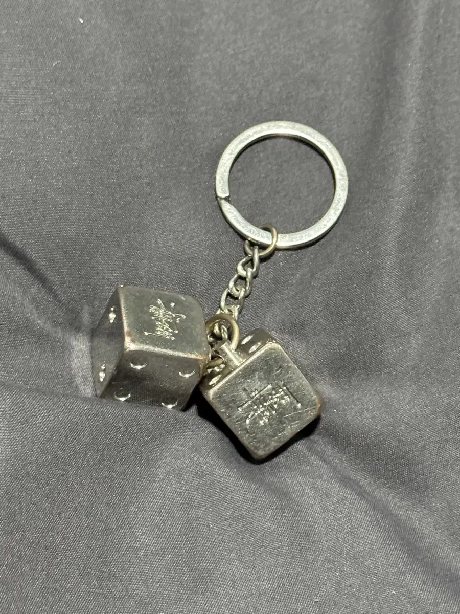 Stussy Metal Dice Keychain Silver 스투시메탈