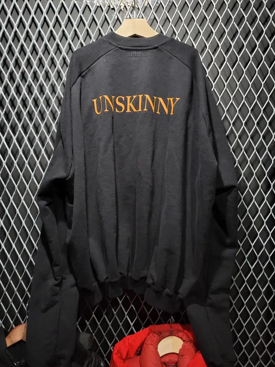 Vetements Unskinny Man to Man