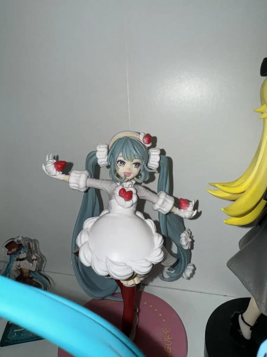 Hatsune Miku Strawberry Shortcake Figures