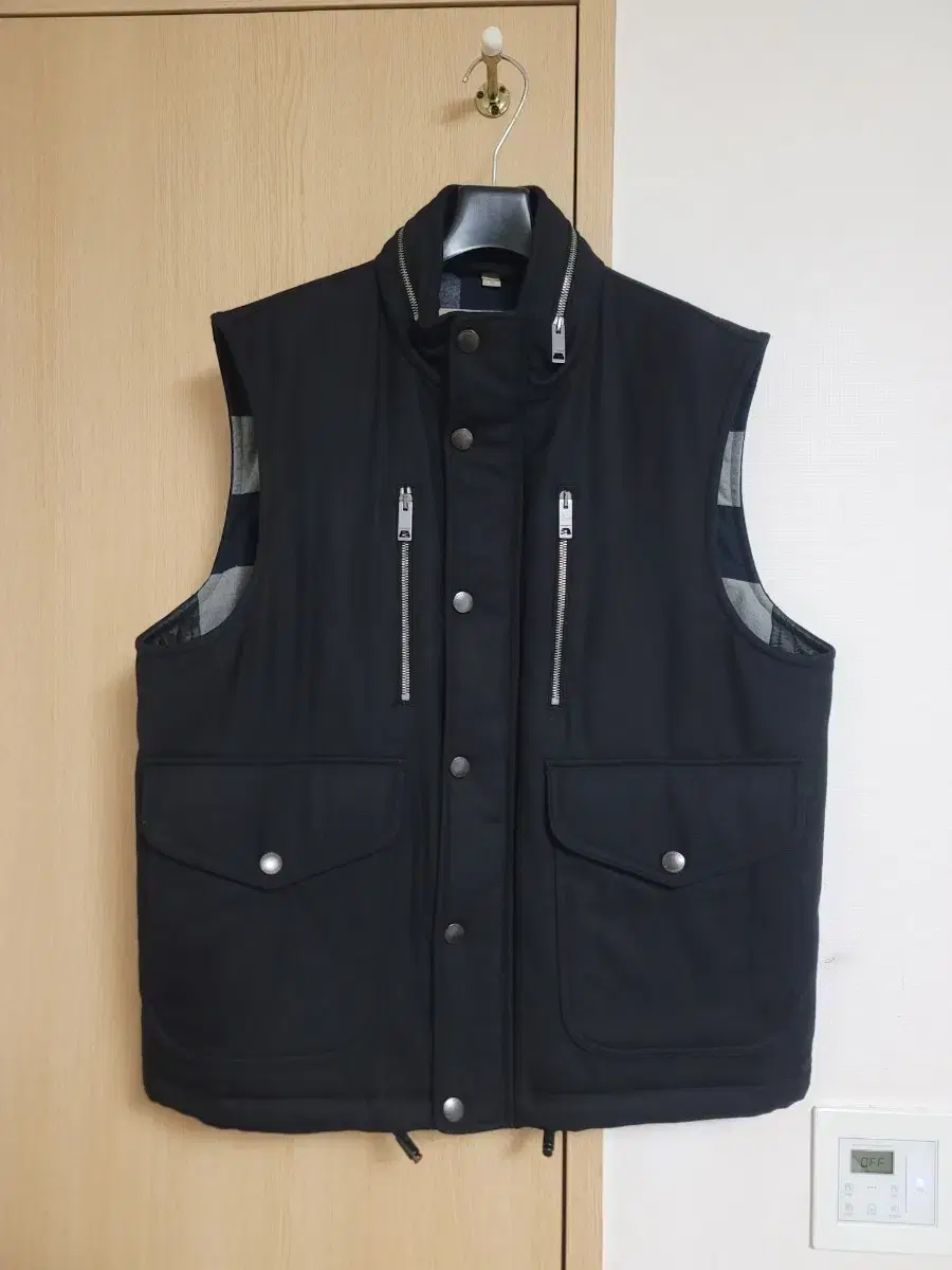 Burberry Men's Best Vests