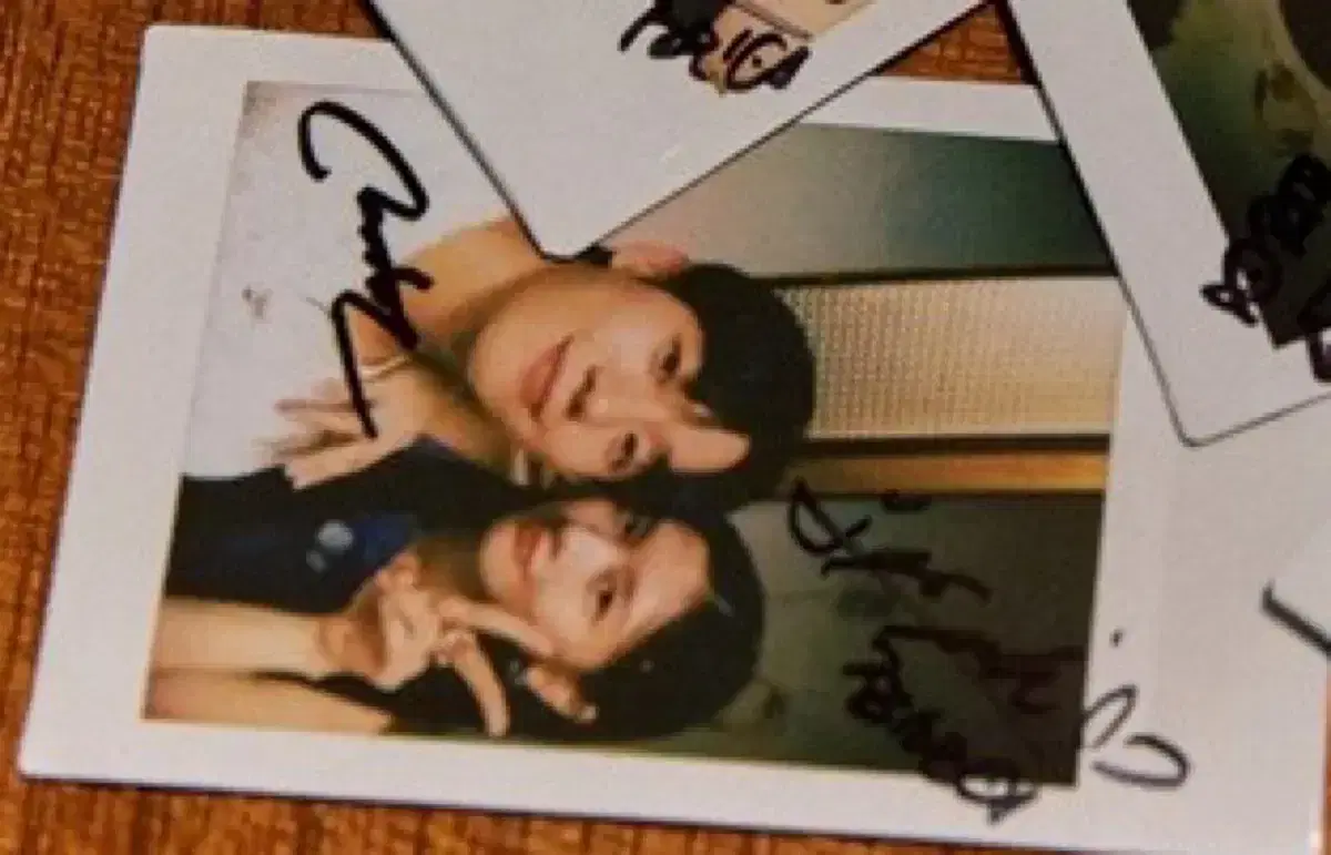 MomFriendSon jung haein Written by Jung Somin sign polaroid Drama